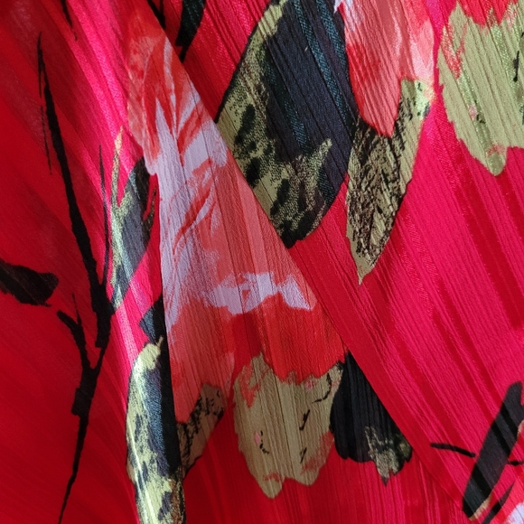 Red Floral Guess Skirt - Picture 4 of 6